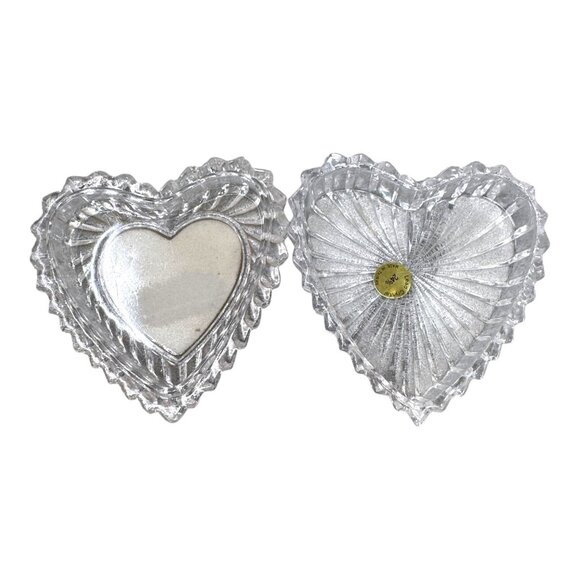 Heart Shaped Crystal Trinket Dish Box Gold Engraved To A Great Aunt Gift Vintage - Picture 12 of 12